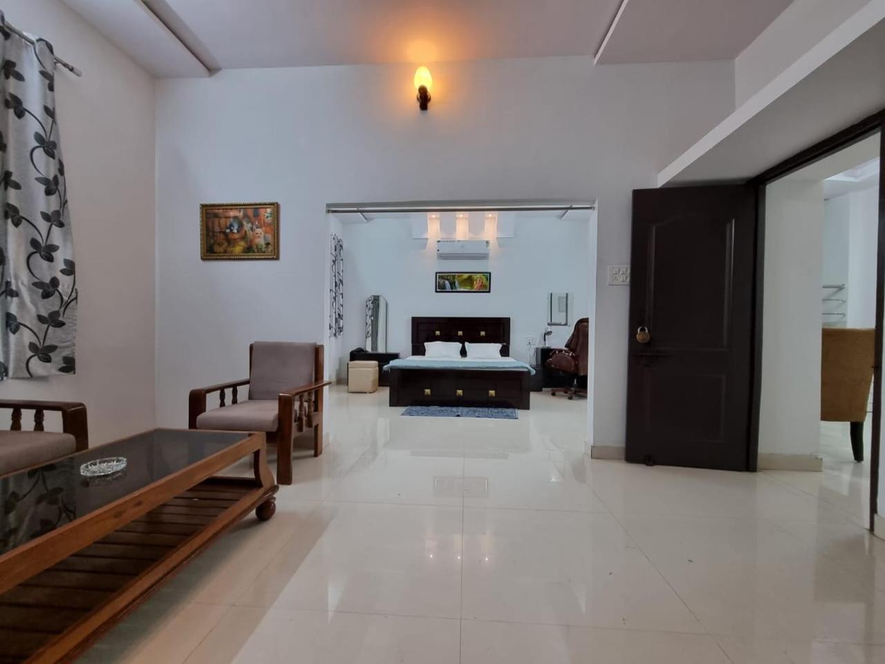 Leela Homestay Jabalpur - Lily - 2 Bhk Luxury Appartment Dış mekan fotoğraf