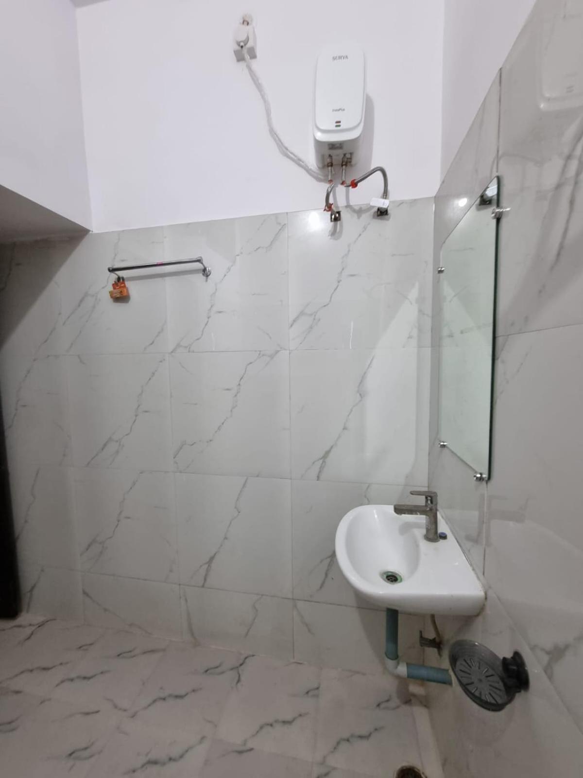 Leela Homestay Jabalpur - Lily - 2 Bhk Luxury Appartment Dış mekan fotoğraf