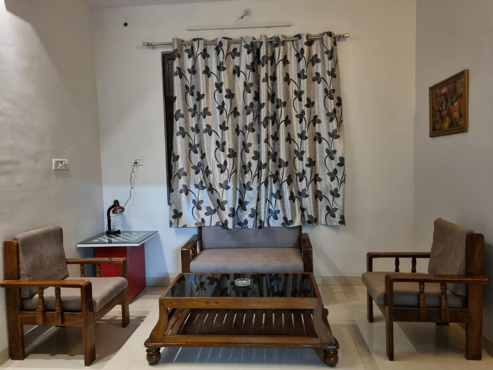Leela Homestay Jabalpur - Lily - 2 Bhk Luxury Appartment Dış mekan fotoğraf