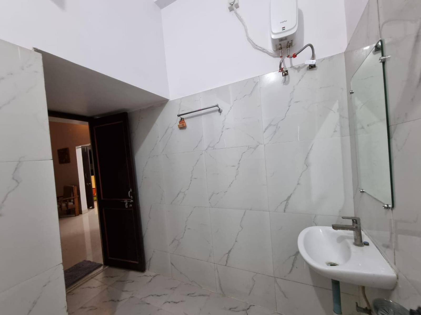 Leela Homestay Jabalpur - Lily - 2 Bhk Luxury Appartment Dış mekan fotoğraf